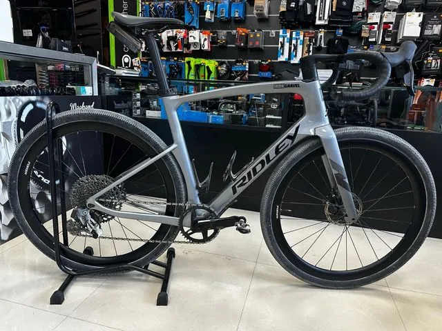 BICICLETA GRAVEL RIDLEY KANZO FAST
