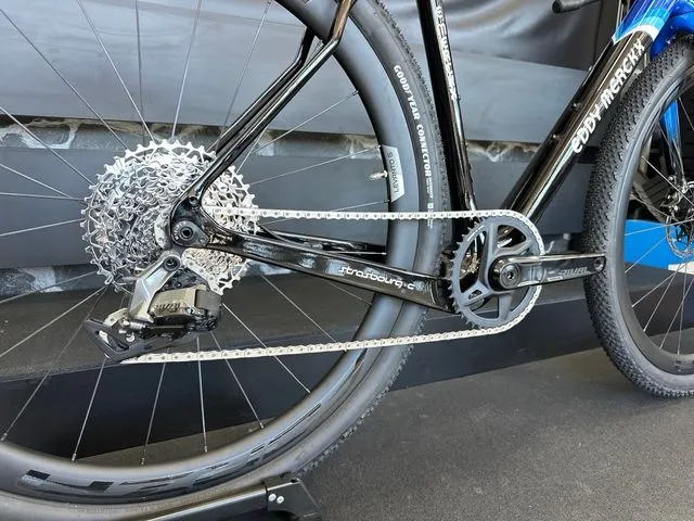 BICICLETA DE GRAVEL EDDY MERCKX STRASBOURG