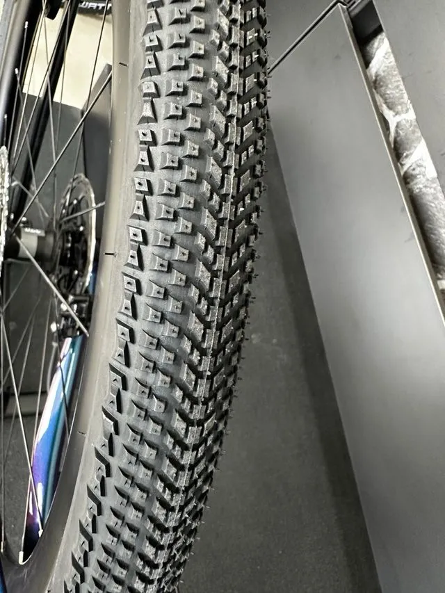 BICICLETA GRAVEL RIDLEY KANZO FAST 2025