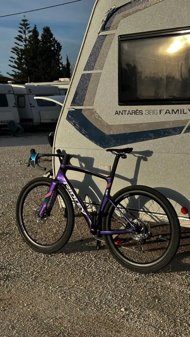 BICICLETA DE GRAVEL RIDLEY KANZO FAST 2025