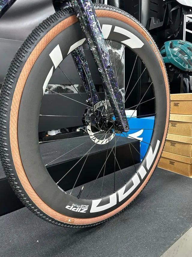 BICICLETA DE GRAVEL FOCUS ATLAS 8.9