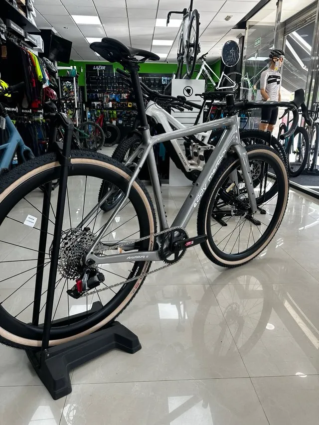 Bicicleta de gravel Eddy Merckx Strasbourg