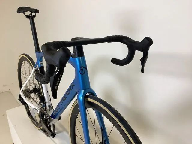 BICICLETA DE CARRETERA EDDY MERCKX 525