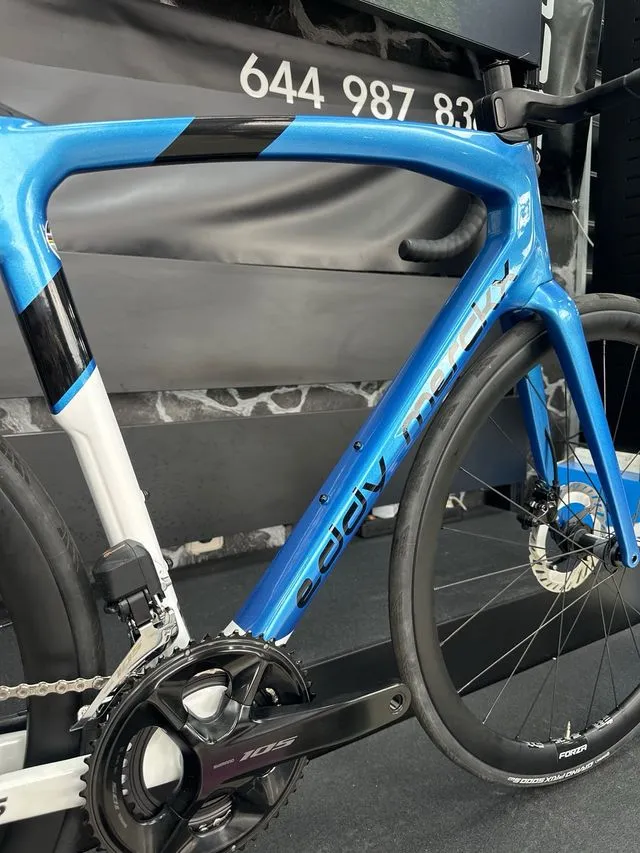 BICICLETA DE CARRETERA EDDY MERCKX 525