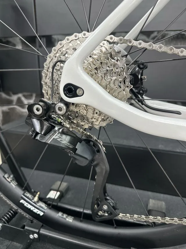 BICICLETA DE CARRETERA EDDY MERCKX 525