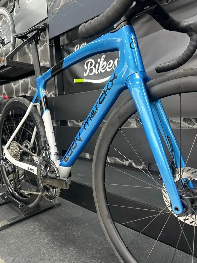 BICICLETA DE CARRETERA EDDY MERCKX 525